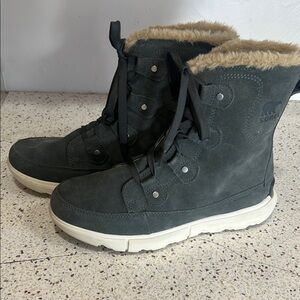 Sorel Black Fur-Lined Boots